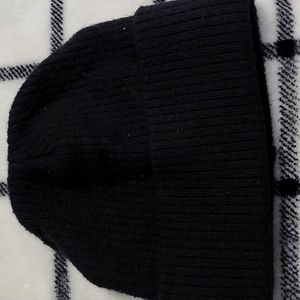 One size Time and Tru black beanie hat